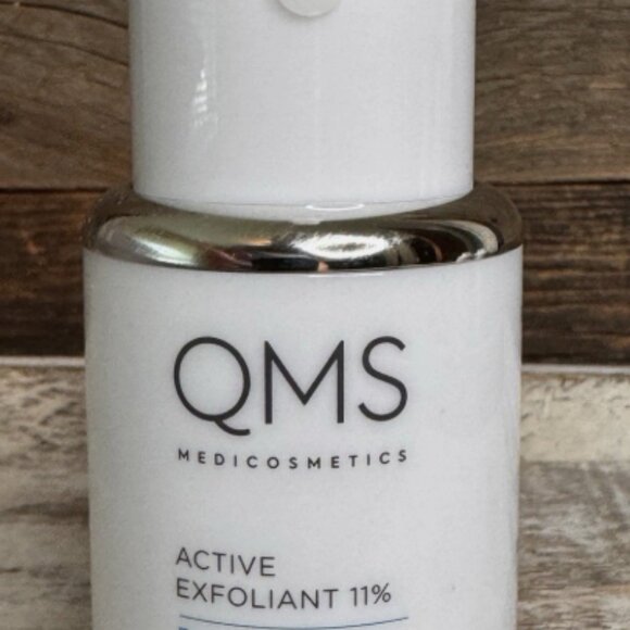 QMS Active Exfoliant 11% 30 mL – MSRP $125 · Luxe Skin Resurfacing - Picture 1 of 2